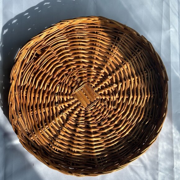 Round Wicker Tray Basket - Picture 2 of 3